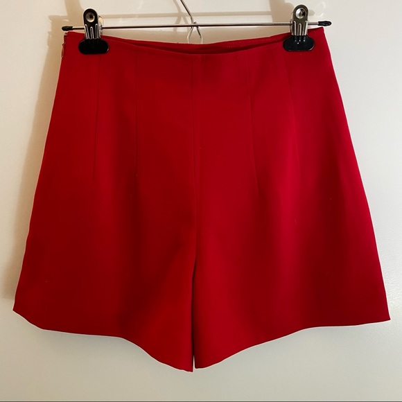 NWT Club Monaco Cecilia Shorts - red, size 0 - Picture 3 of 10